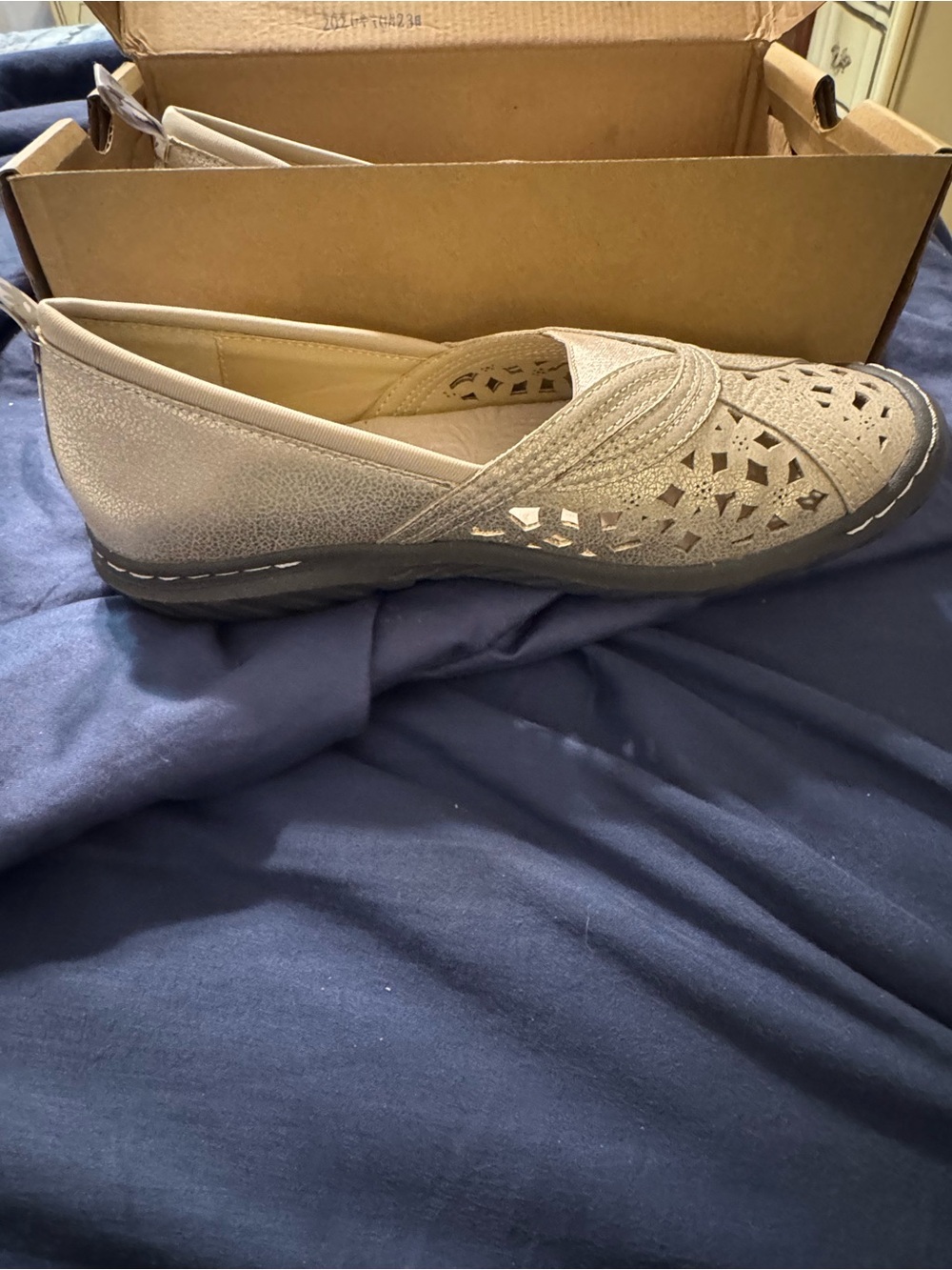 Jambu Women's Champagne Slip-On Flats. All Terra Traction. NIB. - Picture 4 of 7